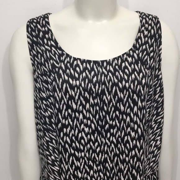 2/$25 Lori Michaels Black White Print Dress  2X - Picture 2 of 8